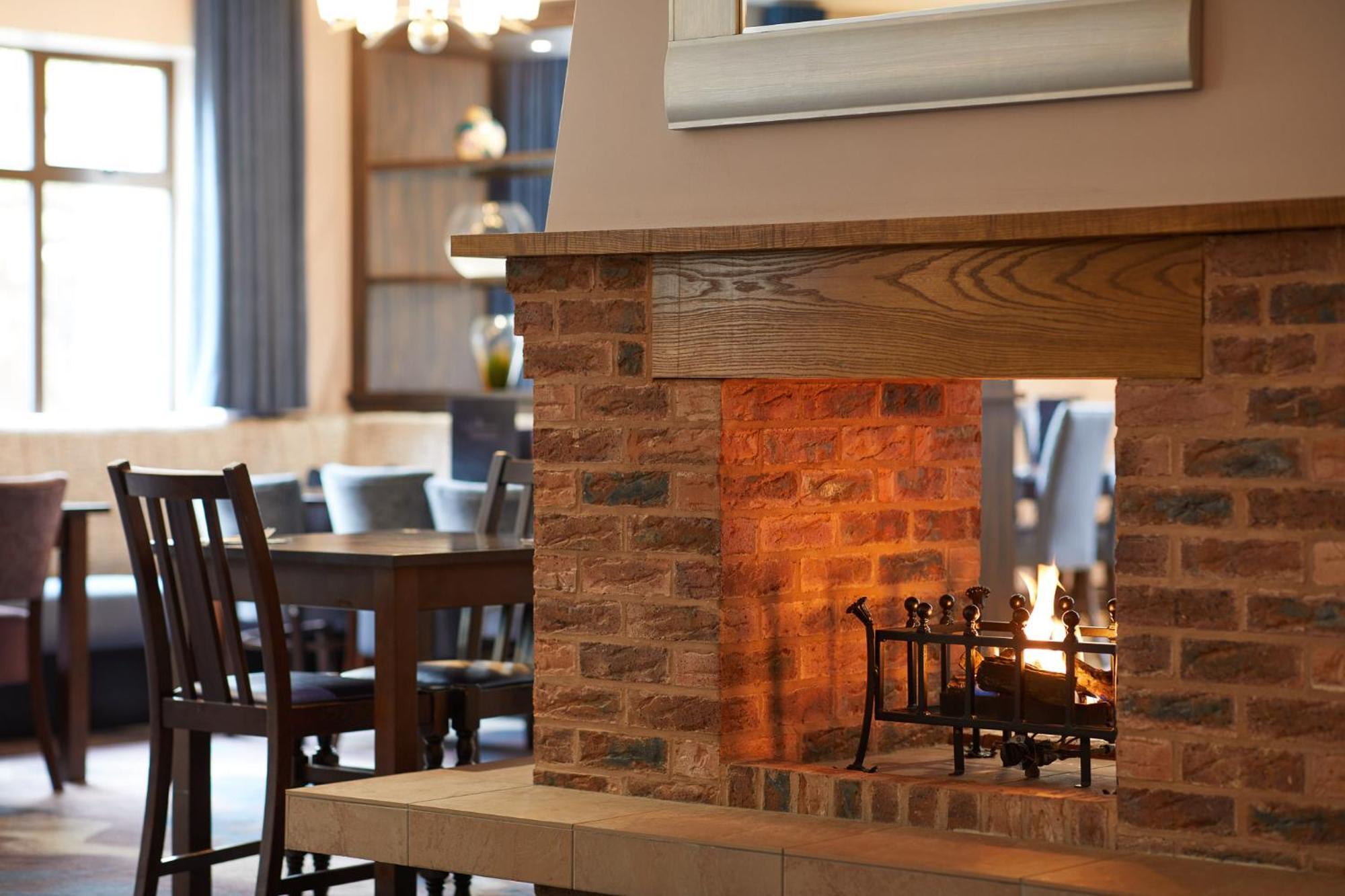 Burntwood Court 5*