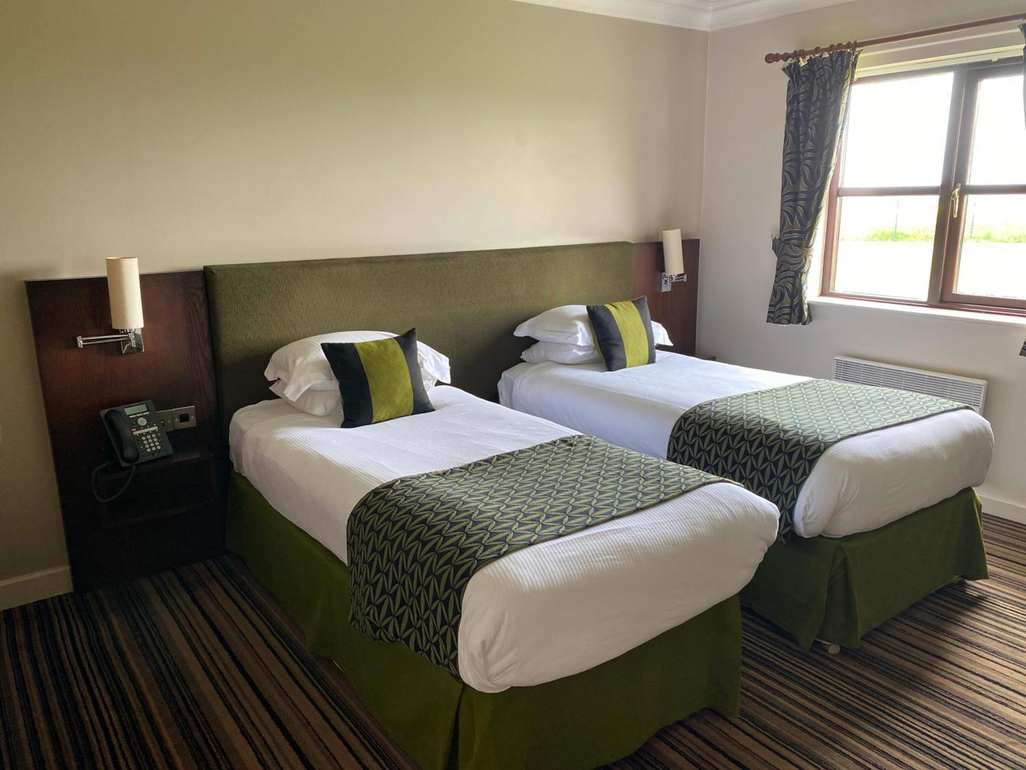 Hotel Burntwood Court 5*