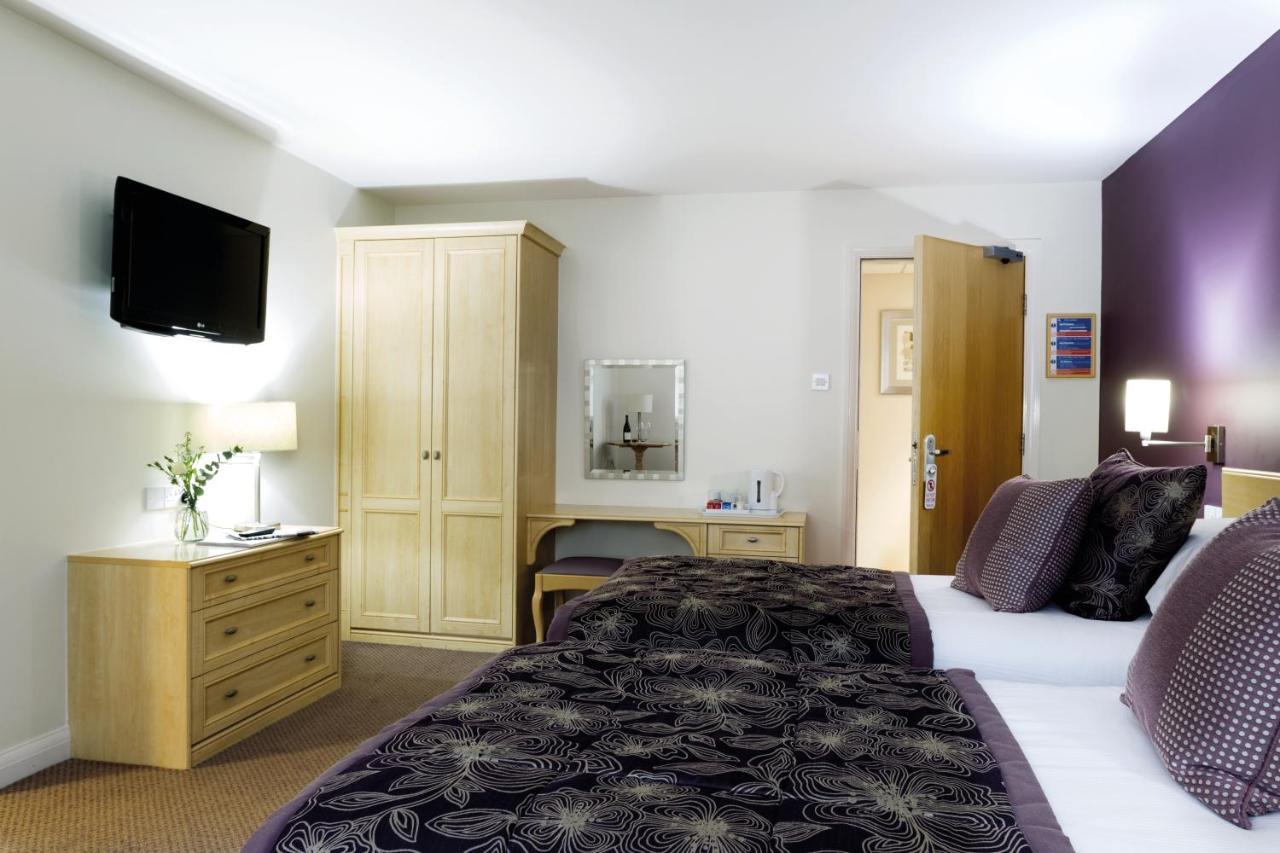 Burntwood Court Hotel 5*